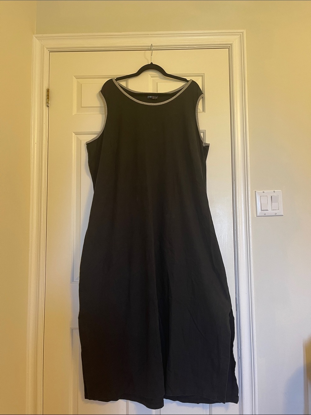Sleeveless Black Women's Dress